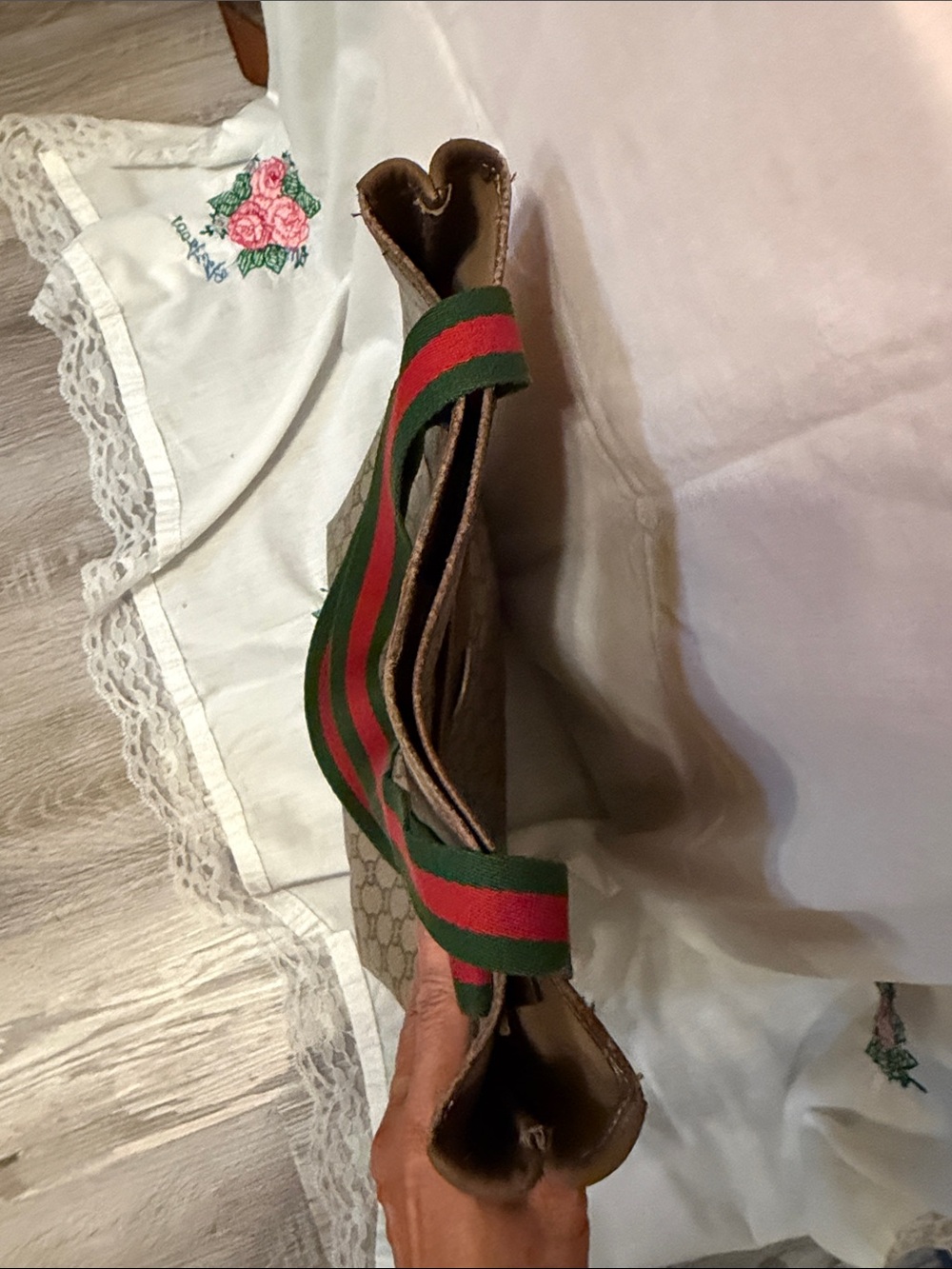 Gucci plus tote with COA - Picture 8 of 12